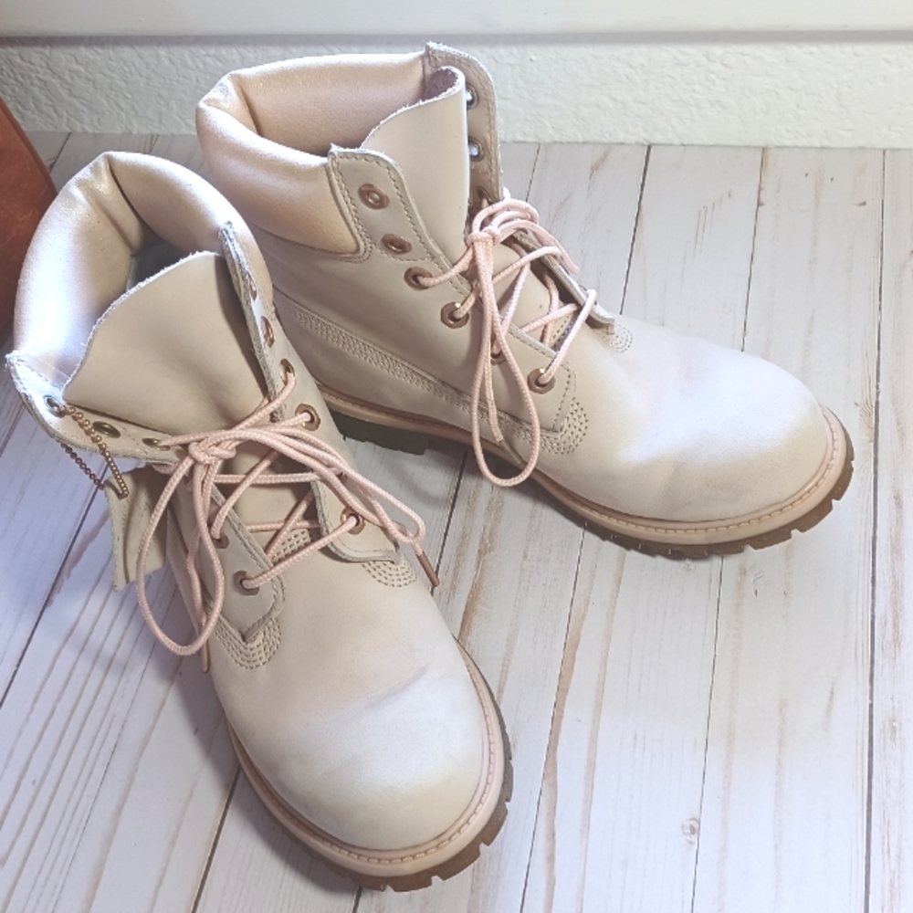 Timberland pink boot